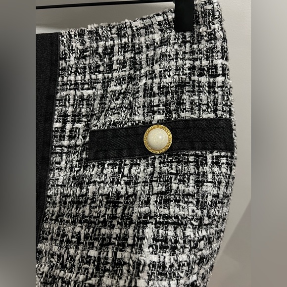 Like New GUESS Gaia Tweed Skirt with Buttons - Picture 3 of 9